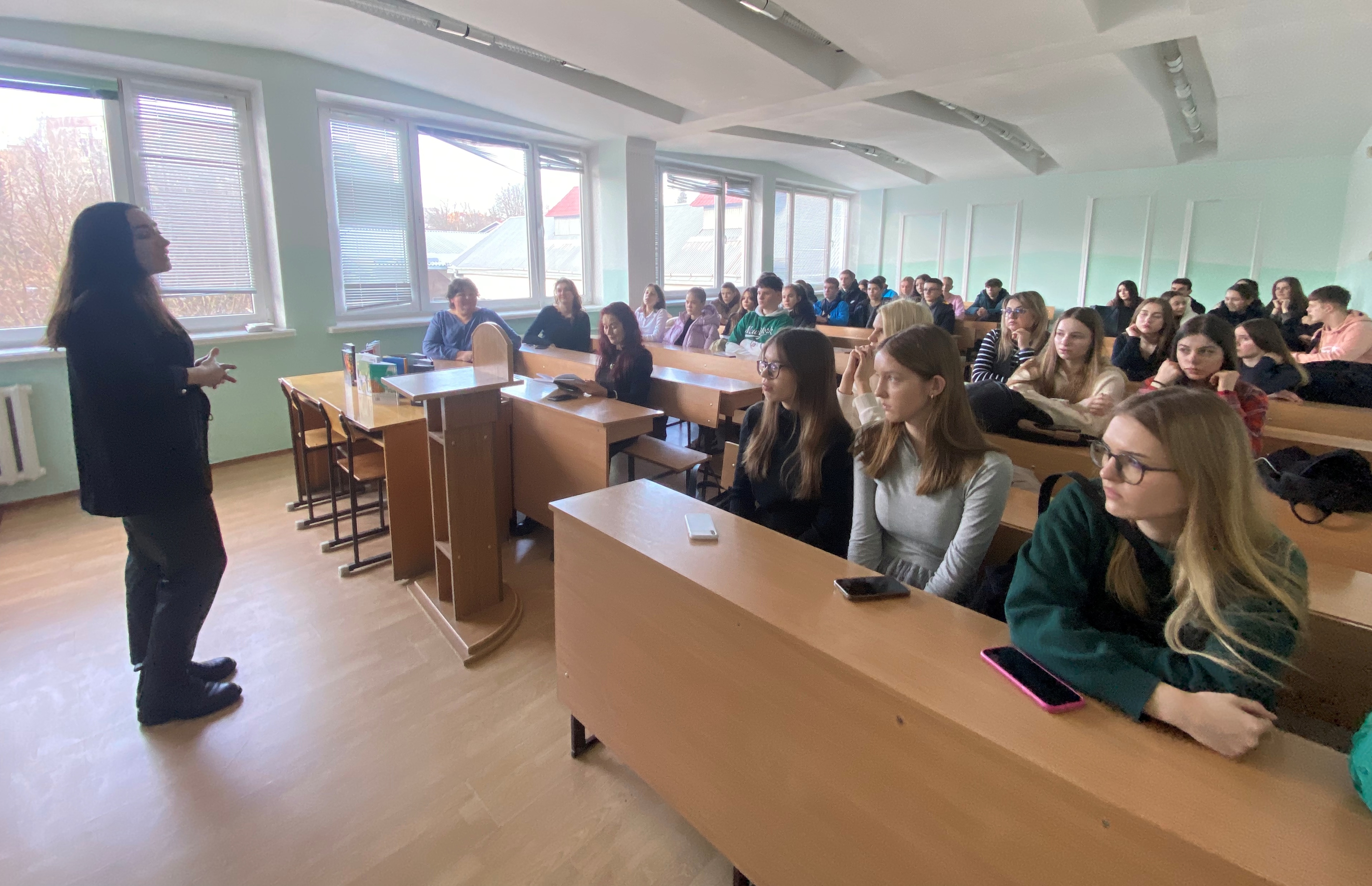 Зустріч Наталії Васильєвої із учнями Тернопільської ЗОШ №16 ім. Володимира Левицьког 0